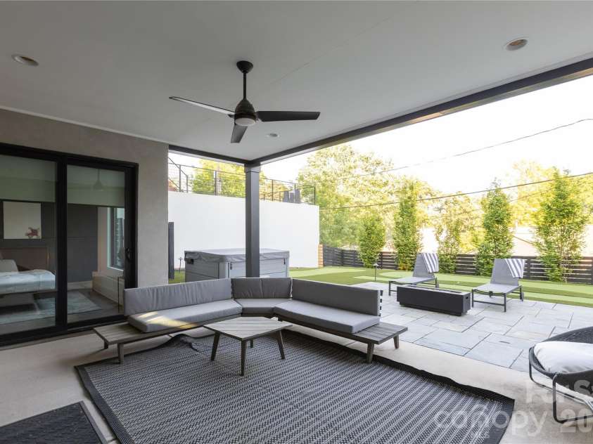 308 Frazier Avenue, Charlotte, NC 28216.  MLS# CAR4374291, YatesRealty ID 16985. 