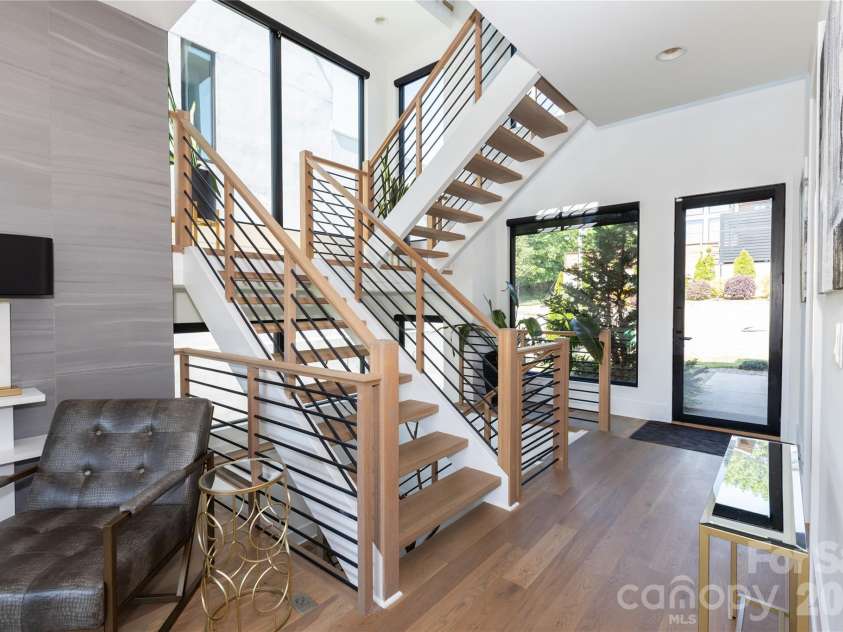 308 Frazier Avenue, Charlotte, NC 28216.  MLS# CAR4374291, YatesRealty ID 16985. 