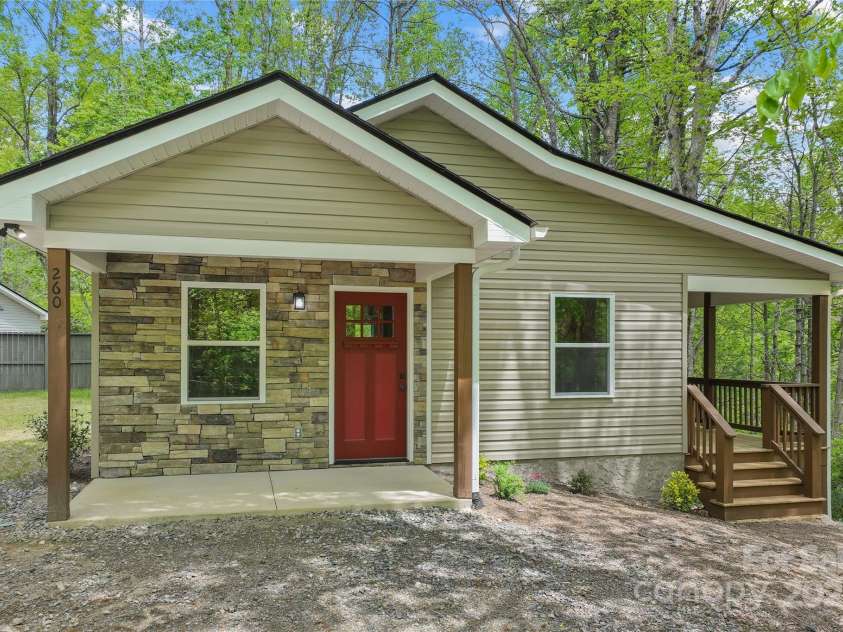260 Cotton Top Drive, Brevard, NC 28712.  MLS# CAR4255861, YatesRealty ID 16986. 