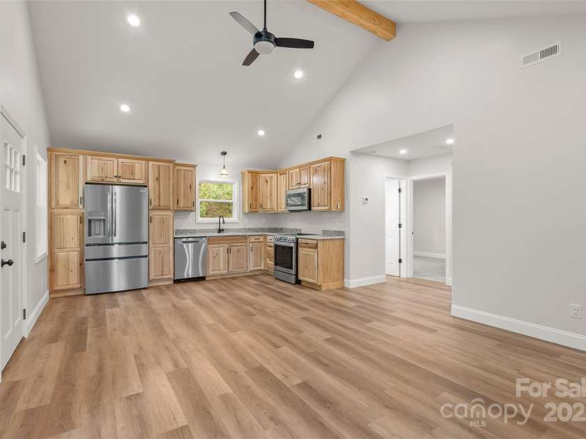 260 Cotton Top Drive, Brevard, NC 28712.  MLS# CAR4255861, YatesRealty ID 16986. 