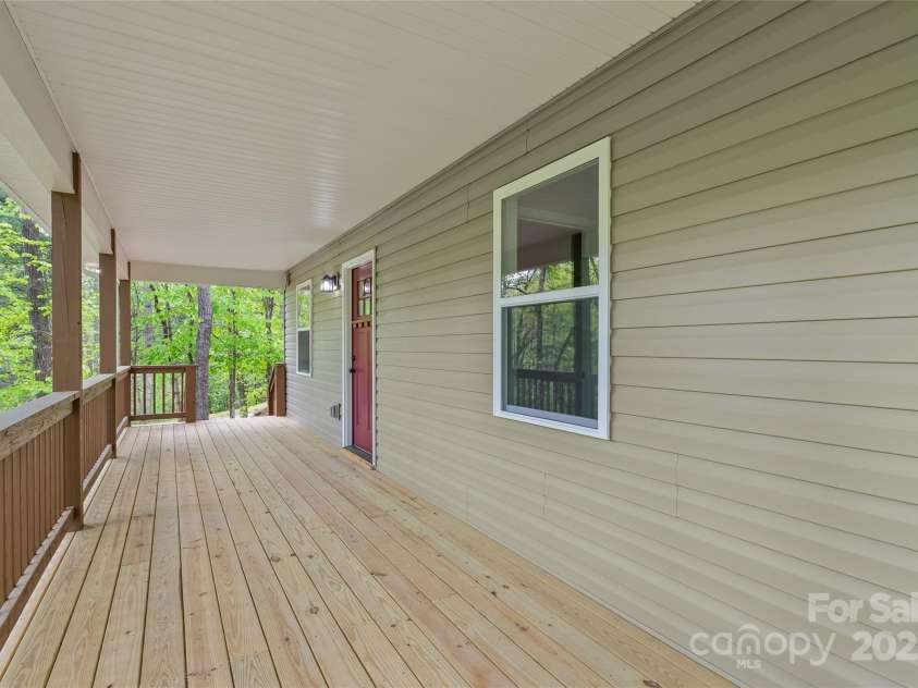 260 Cotton Top Drive, Brevard, NC 28712.  MLS# CAR4255861, YatesRealty ID 16986. 