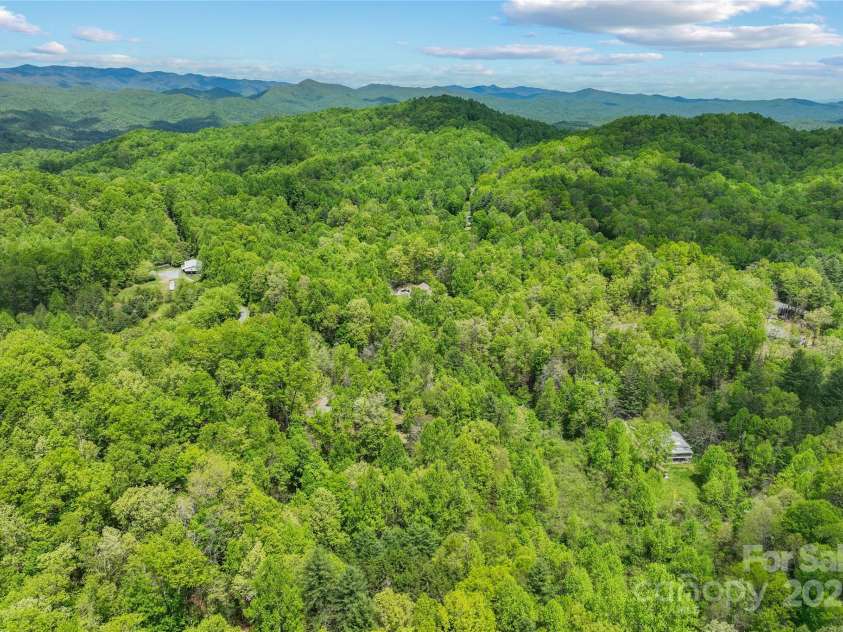 260 Cotton Top Drive, Brevard, NC 28712.  MLS# CAR4255861, YatesRealty ID 16986. 