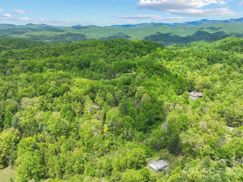 260 Cotton Top Drive, Brevard, NC 28712.  MLS# CAR4255861, YatesRealty ID 16986. 