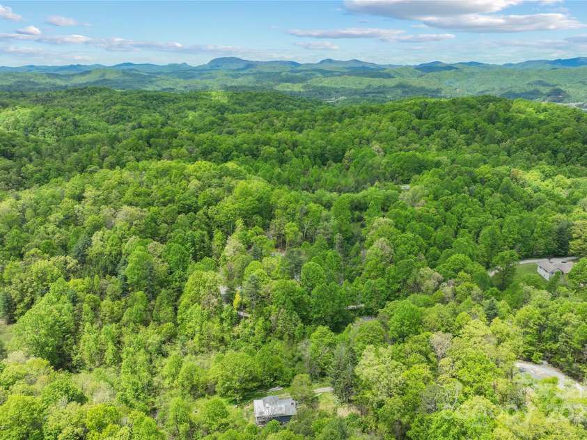 260 Cotton Top Drive, Brevard, NC 28712.  MLS# CAR4255861, YatesRealty ID 16986. 