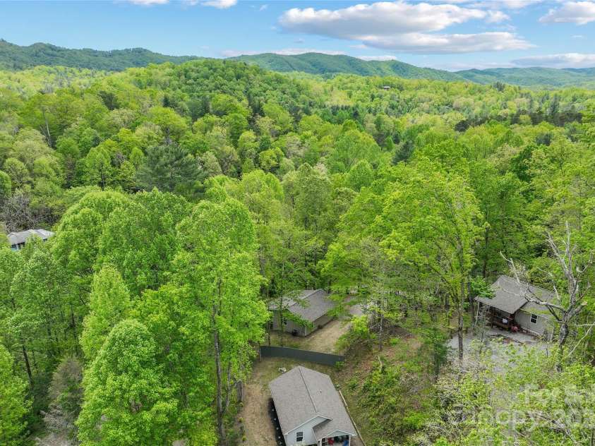 260 Cotton Top Drive, Brevard, NC 28712.  MLS# CAR4255861, YatesRealty ID 16986. 