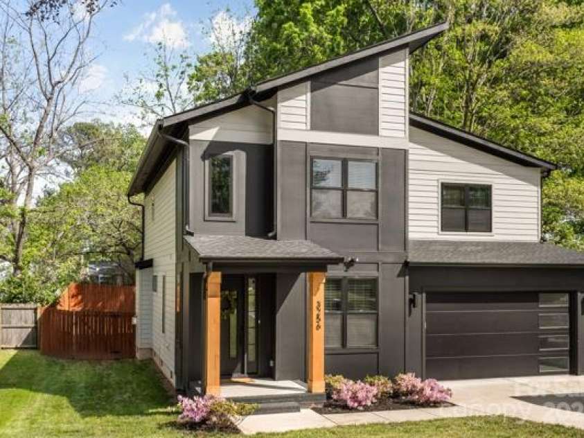 3256 Brixton Court, Charlotte, NC 28205.  MLS# CAR4247965, YatesRealty ID 16987. 