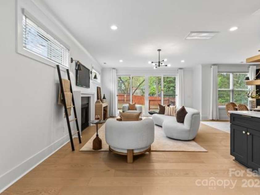 3256 Brixton Court, Charlotte, NC 28205.  MLS# CAR4247965, YatesRealty ID 16987. 