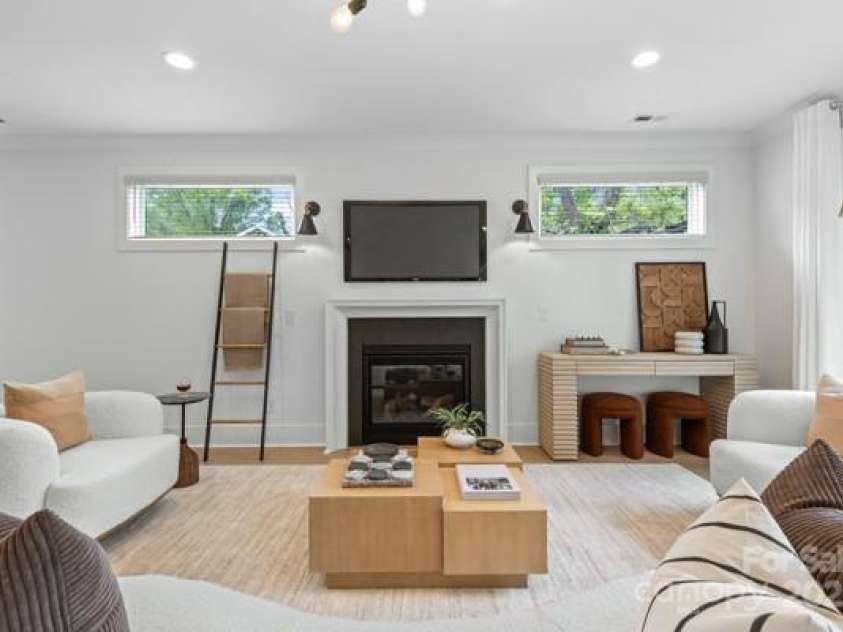 3256 Brixton Court, Charlotte, NC 28205.  MLS# CAR4247965, YatesRealty ID 16987. 