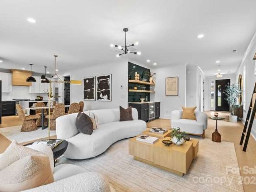 3256 Brixton Court, Charlotte, NC 28205.  MLS# CAR4247965, YatesRealty ID 16987. 