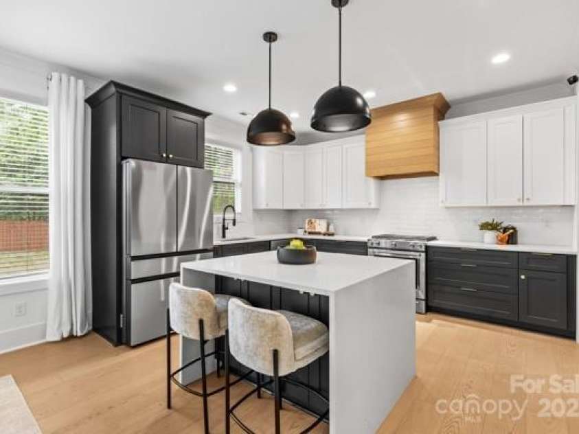 3256 Brixton Court, Charlotte, NC 28205.  MLS# CAR4247965, YatesRealty ID 16987. 
