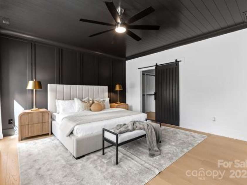 3256 Brixton Court, Charlotte, NC 28205.  MLS# CAR4247965, YatesRealty ID 16987. 