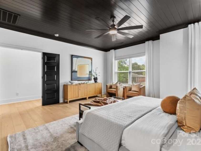 3256 Brixton Court, Charlotte, NC 28205.  MLS# CAR4247965, YatesRealty ID 16987. 
