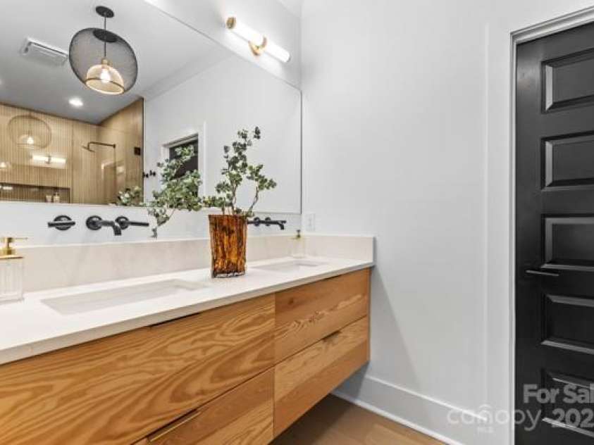 3256 Brixton Court, Charlotte, NC 28205.  MLS# CAR4247965, YatesRealty ID 16987. 