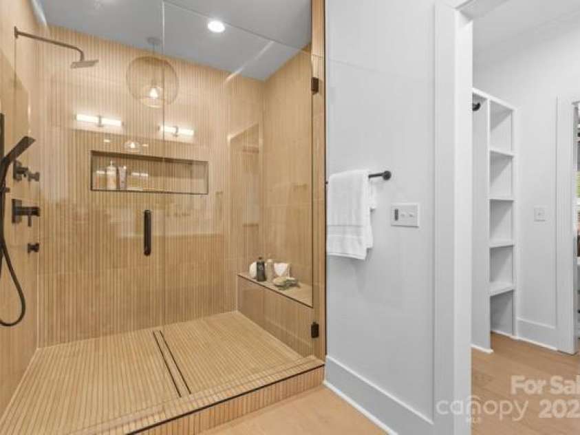 3256 Brixton Court, Charlotte, NC 28205.  MLS# CAR4247965, YatesRealty ID 16987. 