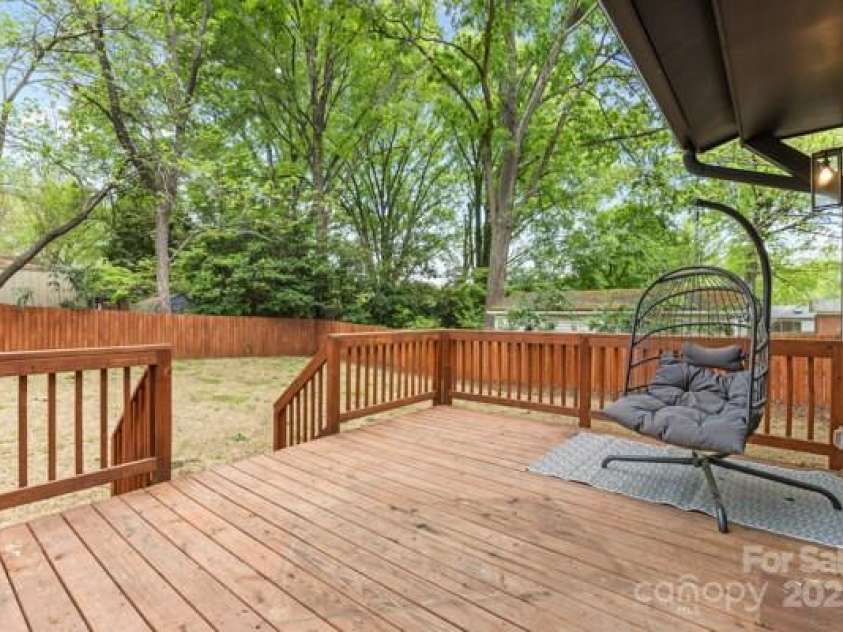 3256 Brixton Court, Charlotte, NC 28205.  MLS# CAR4247965, YatesRealty ID 16987. 