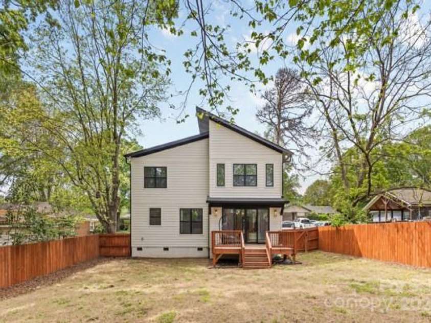 3256 Brixton Court, Charlotte, NC 28205.  MLS# CAR4247965, YatesRealty ID 16987. 