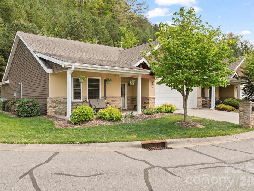 66 Kenai Trail, Waynesville, NC 28786.  MLS# CAR4374058, YatesRealty ID 16987. 