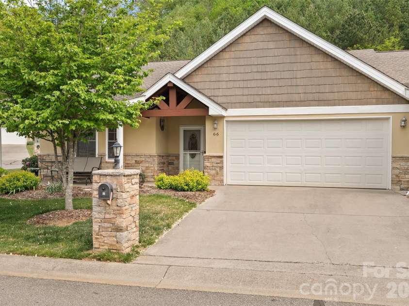 66 Kenai Trail, Waynesville, NC 28786.  MLS# CAR4374058, YatesRealty ID 16987. 