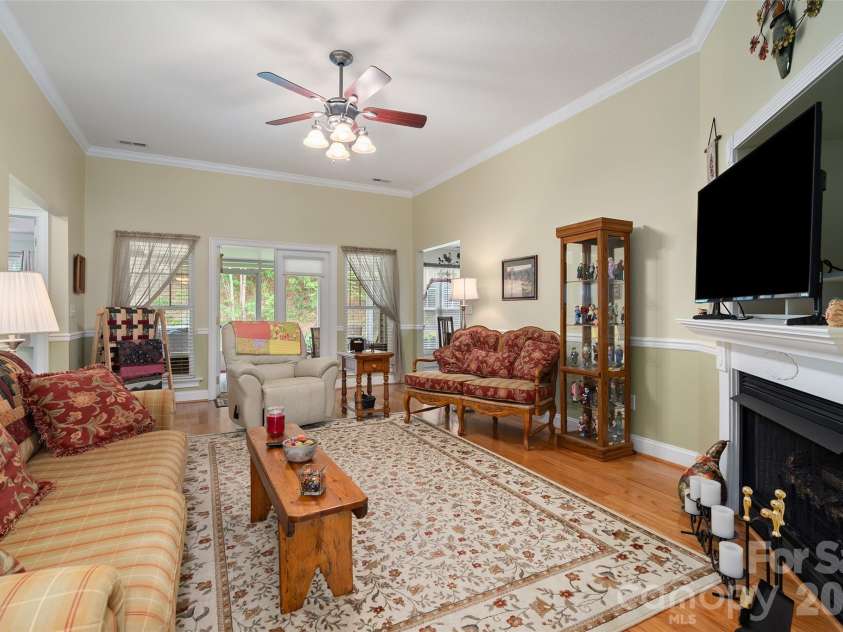 66 Kenai Trail, Waynesville, NC 28786.  MLS# CAR4374058, YatesRealty ID 16987. 