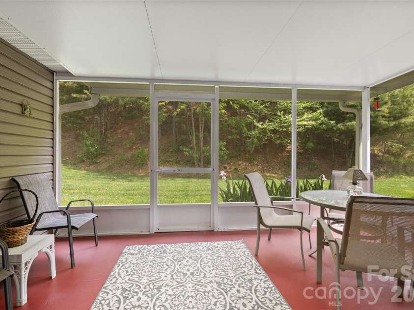 66 Kenai Trail, Waynesville, NC 28786.  MLS# CAR4374058, YatesRealty ID 16987. 