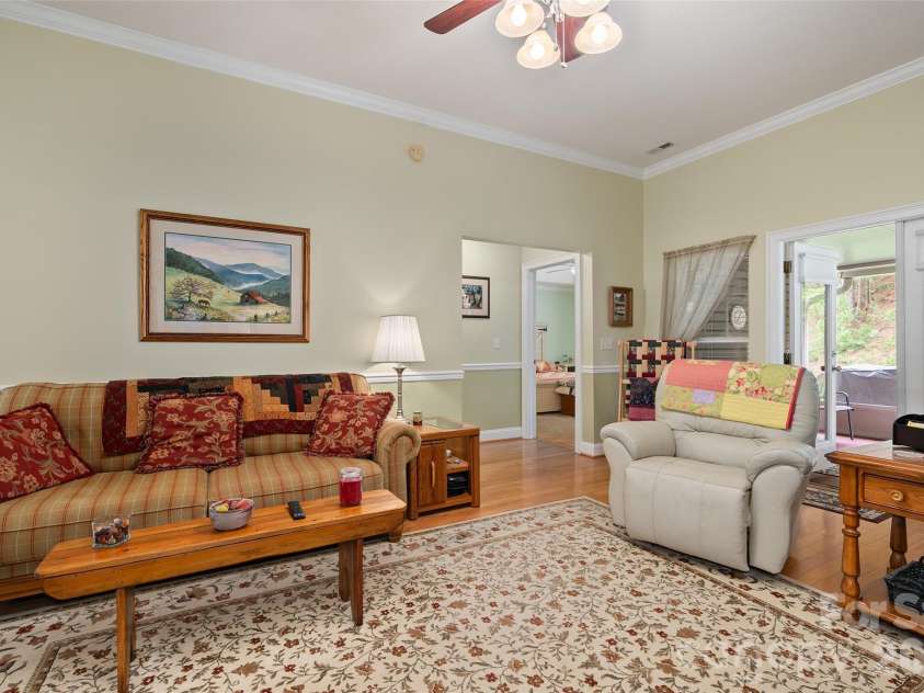 66 Kenai Trail, Waynesville, NC 28786.  MLS# CAR4374058, YatesRealty ID 16987. 