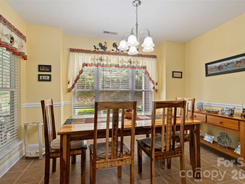 66 Kenai Trail, Waynesville, NC 28786.  MLS# CAR4374058, YatesRealty ID 16987. 