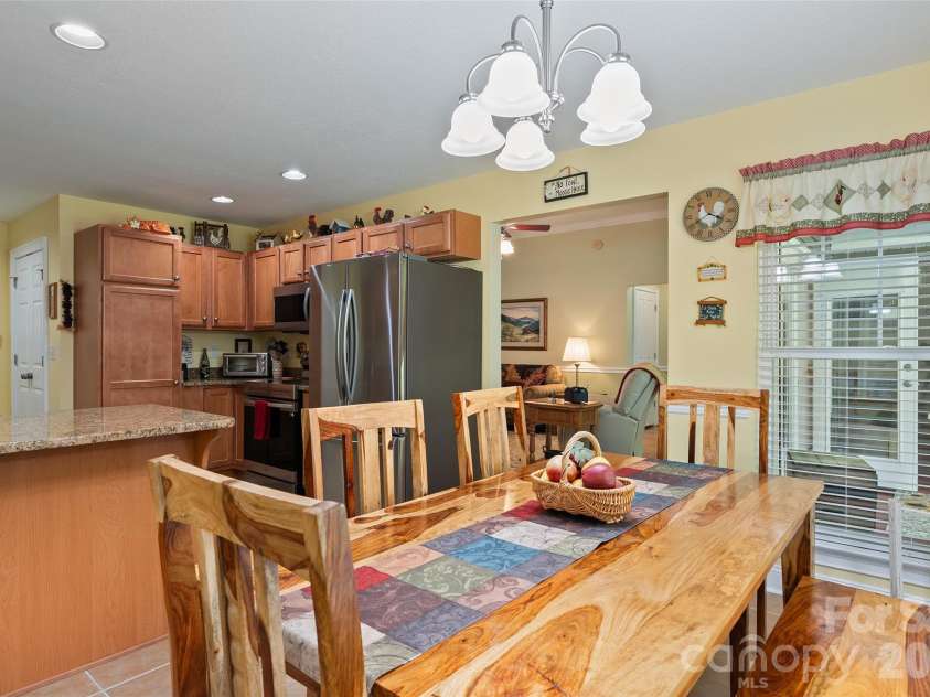 66 Kenai Trail, Waynesville, NC 28786.  MLS# CAR4374058, YatesRealty ID 16987. 