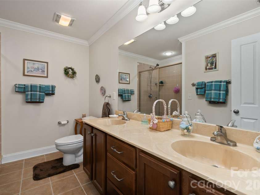 66 Kenai Trail, Waynesville, NC 28786.  MLS# CAR4374058, YatesRealty ID 16987. 