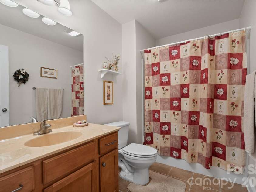 66 Kenai Trail, Waynesville, NC 28786.  MLS# CAR4374058, YatesRealty ID 16987. 