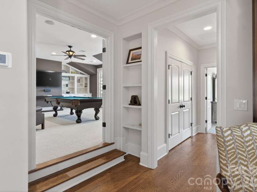 306 Royal Crescent Lane, Waxhaw, NC 28173.  MLS# CAR4373938, YatesRealty ID 16988. Upper level hall