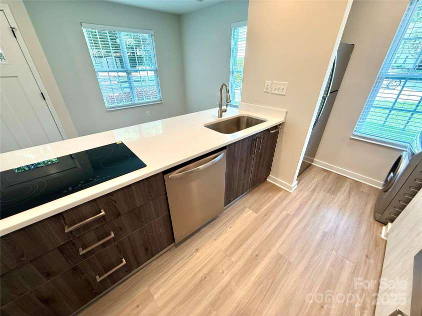 1519 Briar Creek Road, Charlotte, NC 28205.  MLS# CAR4265364, YatesRealty ID 16989. 