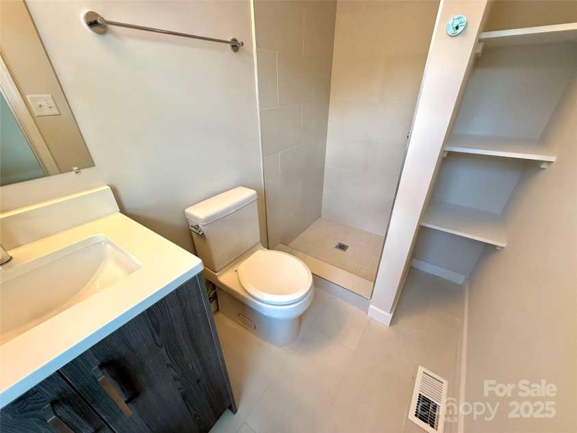 1519 Briar Creek Road, Charlotte, NC 28205.  MLS# CAR4265364, YatesRealty ID 16989. 