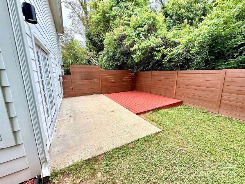 1519 Briar Creek Road, Charlotte, NC 28205.  MLS# CAR4265364, YatesRealty ID 16989. 