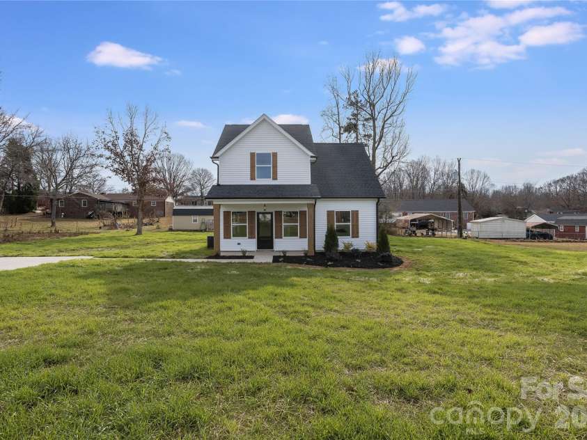 107 Tara Terrace, Kings Mountain, NC 28086.  MLS# CAR4309228, YatesRealty ID 1699. 