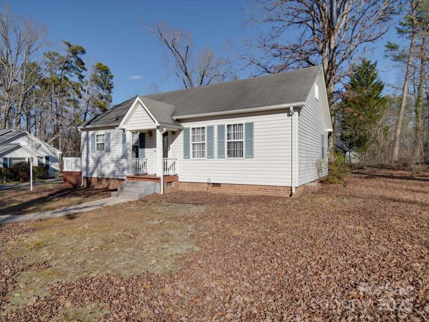 141 Linwood Drive, Albemarle, NC 28001.  MLS# CAR4218154, YatesRealty ID 1699. 