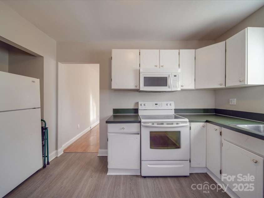 141 Linwood Drive, Albemarle, NC 28001.  MLS# CAR4218154, YatesRealty ID 1699. 