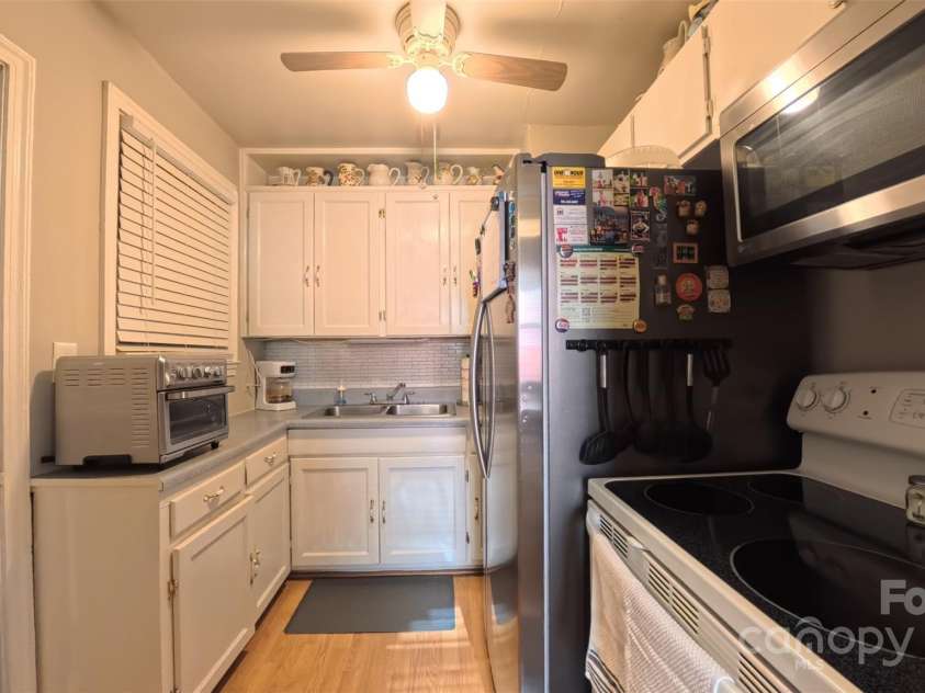 1521 Herrin Avenue, Charlotte, NC 28205.  MLS# CAR4316384, YatesRealty ID 1699. 