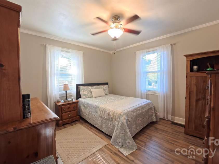 1521 Herrin Avenue, Charlotte, NC 28205.  MLS# CAR4316384, YatesRealty ID 1699. 