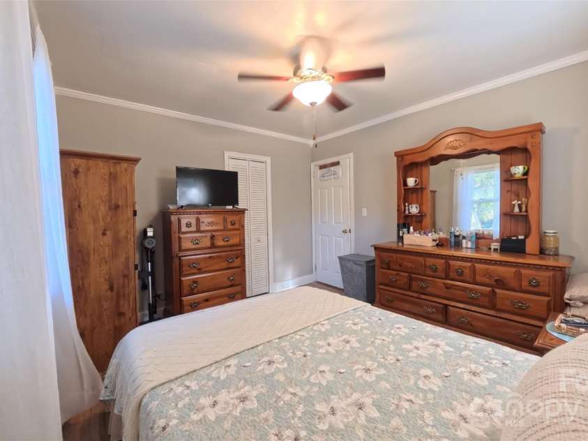 1521 Herrin Avenue, Charlotte, NC 28205.  MLS# CAR4316384, YatesRealty ID 1699. 