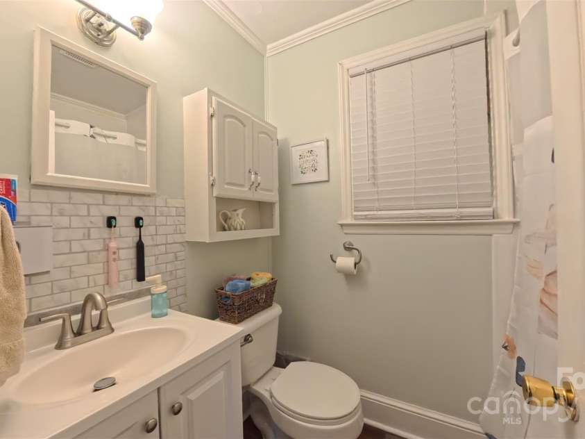 1521 Herrin Avenue, Charlotte, NC 28205.  MLS# CAR4316384, YatesRealty ID 1699. 