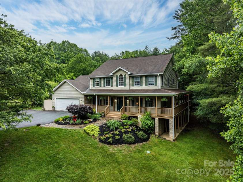 148 Broyles Road, Hendersonville, NC 28791.  MLS# CAR4249283, YatesRealty ID 16990. 