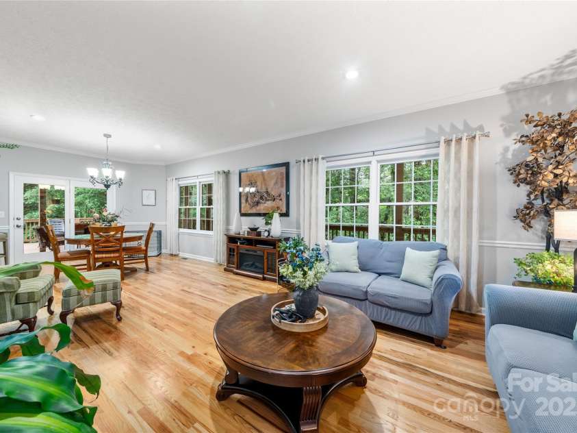 148 Broyles Road, Hendersonville, NC 28791.  MLS# CAR4249283, YatesRealty ID 16990. 