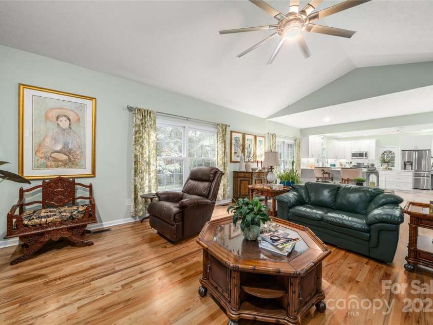 148 Broyles Road, Hendersonville, NC 28791.  MLS# CAR4249283, YatesRealty ID 16990. 