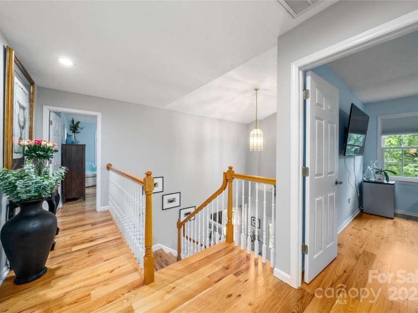 148 Broyles Road, Hendersonville, NC 28791.  MLS# CAR4249283, YatesRealty ID 16990. 