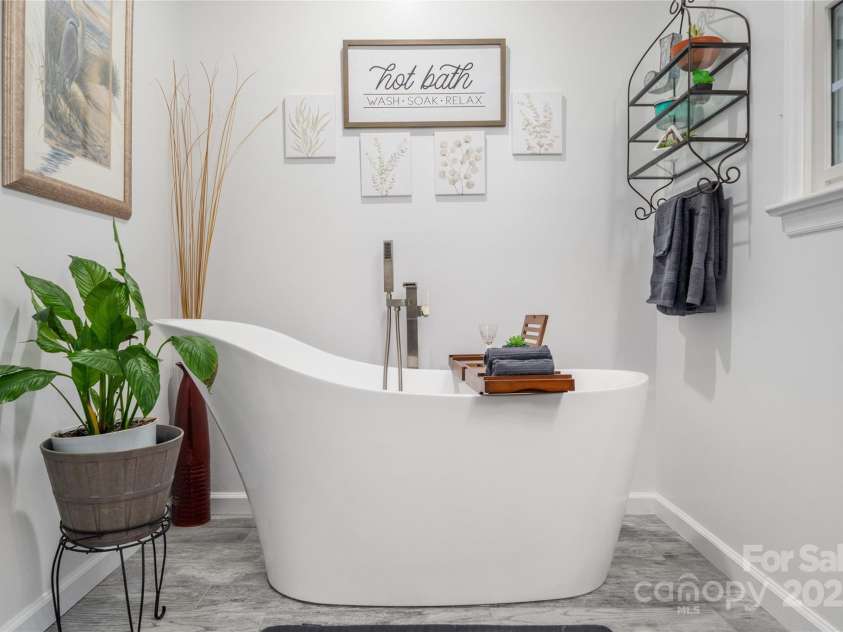 148 Broyles Road, Hendersonville, NC 28791.  MLS# CAR4249283, YatesRealty ID 16990. 