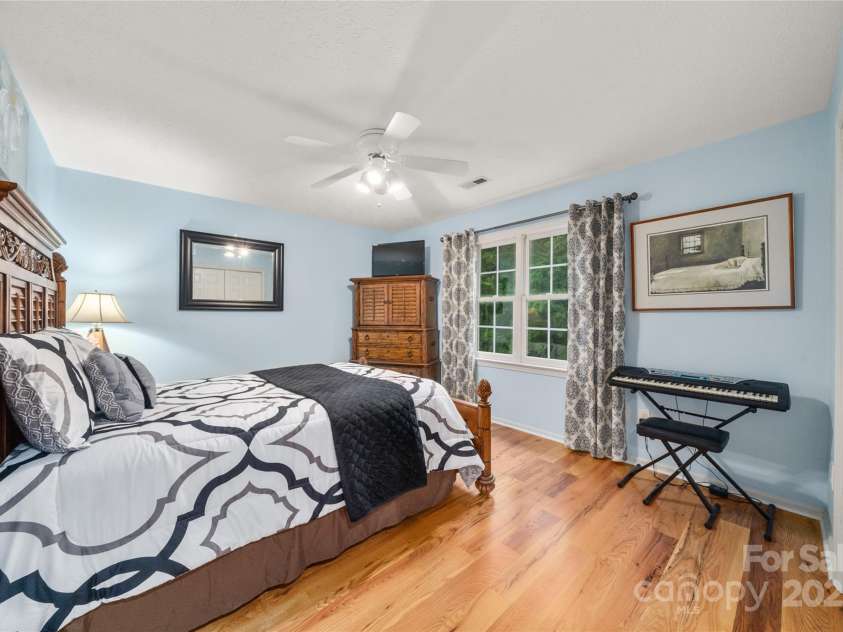 148 Broyles Road, Hendersonville, NC 28791.  MLS# CAR4249283, YatesRealty ID 16990. 