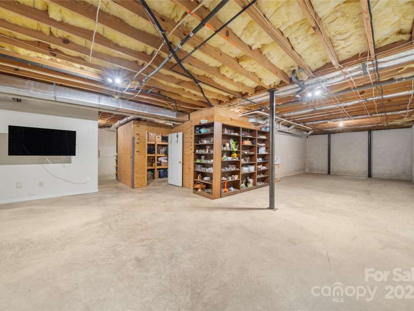 148 Broyles Road, Hendersonville, NC 28791.  MLS# CAR4249283, YatesRealty ID 16990. 