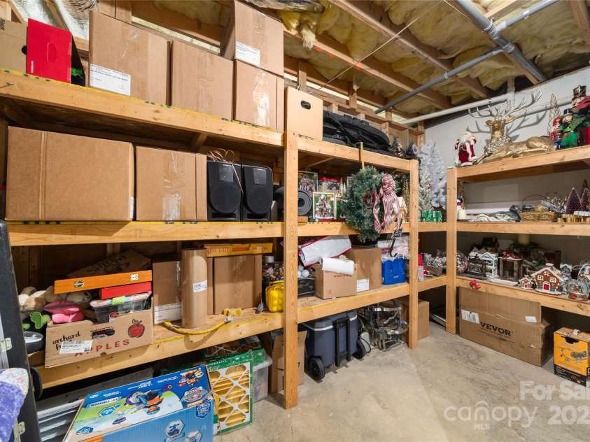 148 Broyles Road, Hendersonville, NC 28791.  MLS# CAR4249283, YatesRealty ID 16990. 