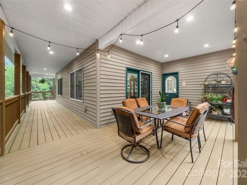 148 Broyles Road, Hendersonville, NC 28791.  MLS# CAR4249283, YatesRealty ID 16990. 