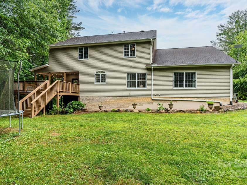 148 Broyles Road, Hendersonville, NC 28791.  MLS# CAR4249283, YatesRealty ID 16990. 